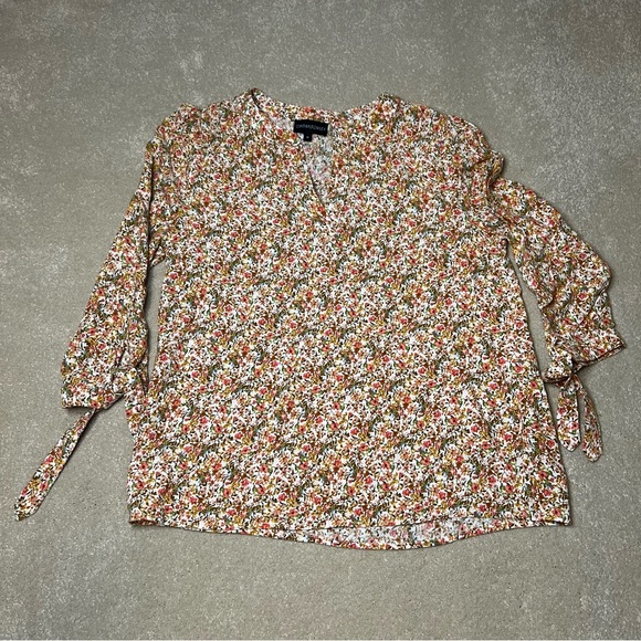 Cynthia Rowley Floral V-neck Rayon 3 quarter tie sleeve Shirt top women's medium - Picture 1 of 10